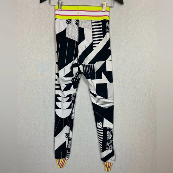 Nike Sportswear Running Leggings Stirrups black white  yellow logo print … - Picture 2 of 10
